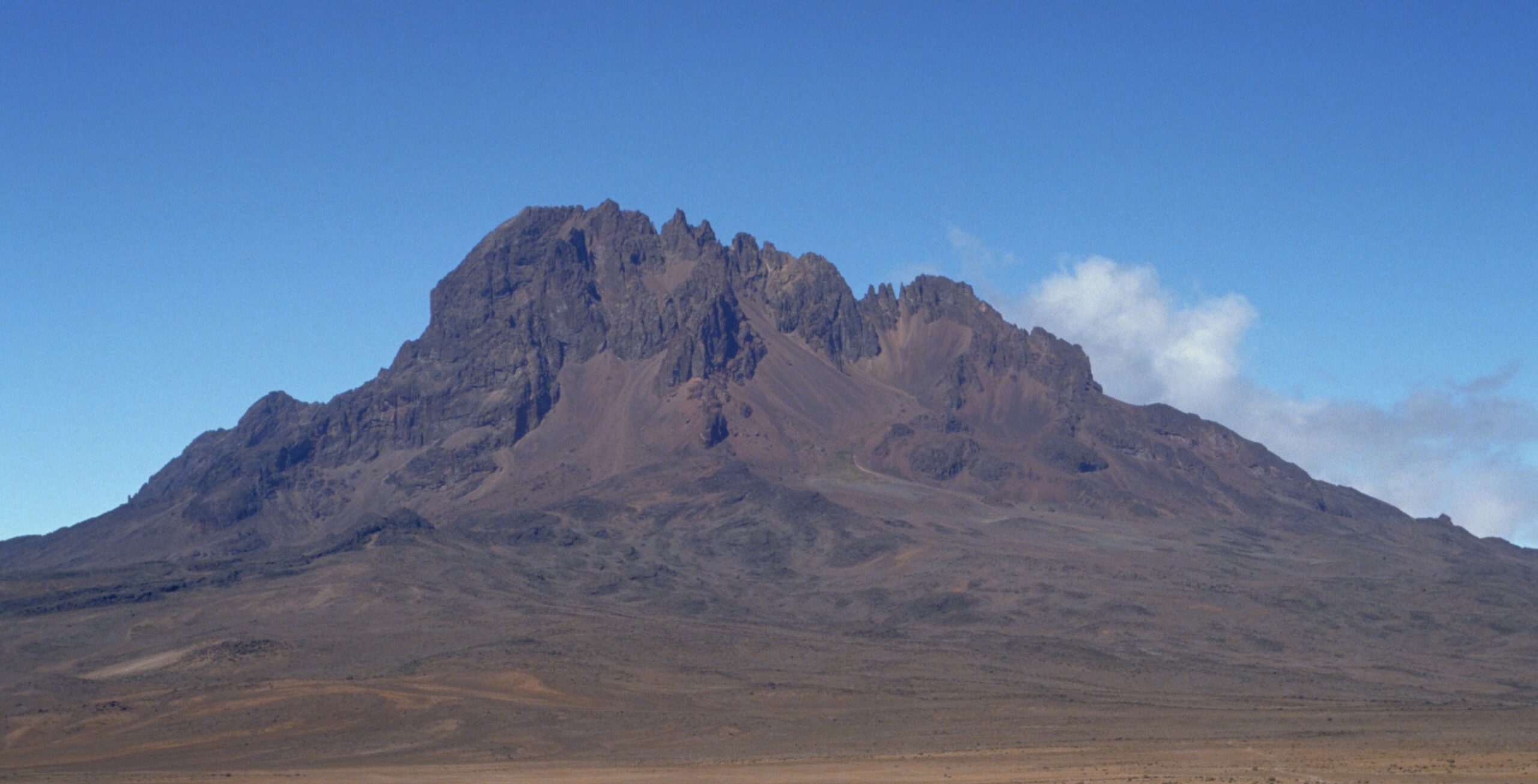 Rongai Route (2/6) | First Cave Camp (2.650 m) – Kikelewa Camp (3.660 m)